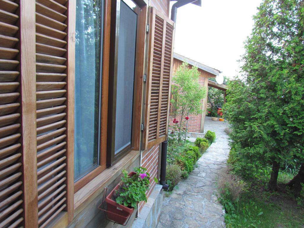 Villas And Bungalows Panorama Tschernomorez Exterior foto